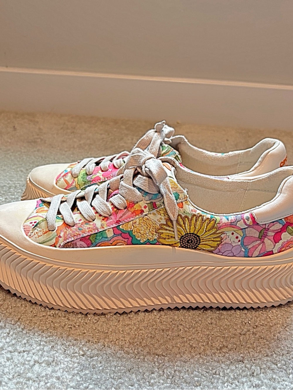 Circus NY by Sam Edelman Tatum Flower Platform Sneakers Size 10 - Picture 12 of 12